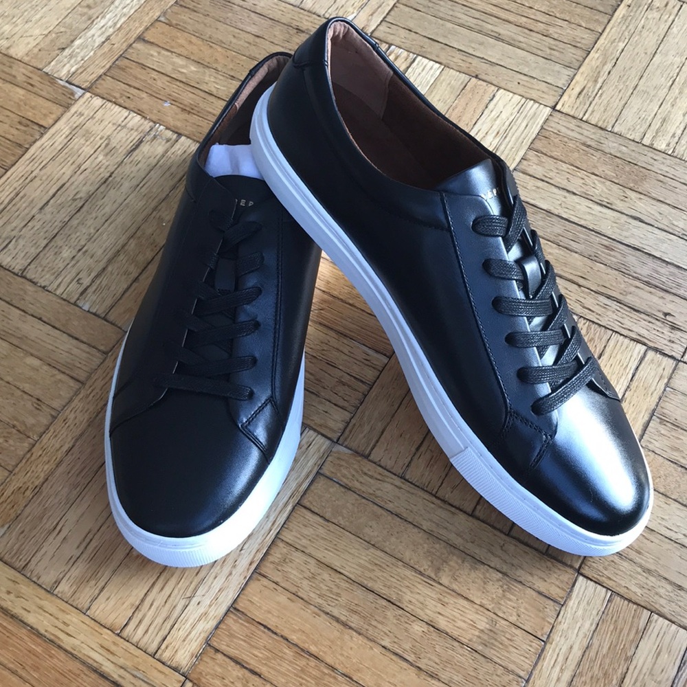 Black men’s shoes NWT
